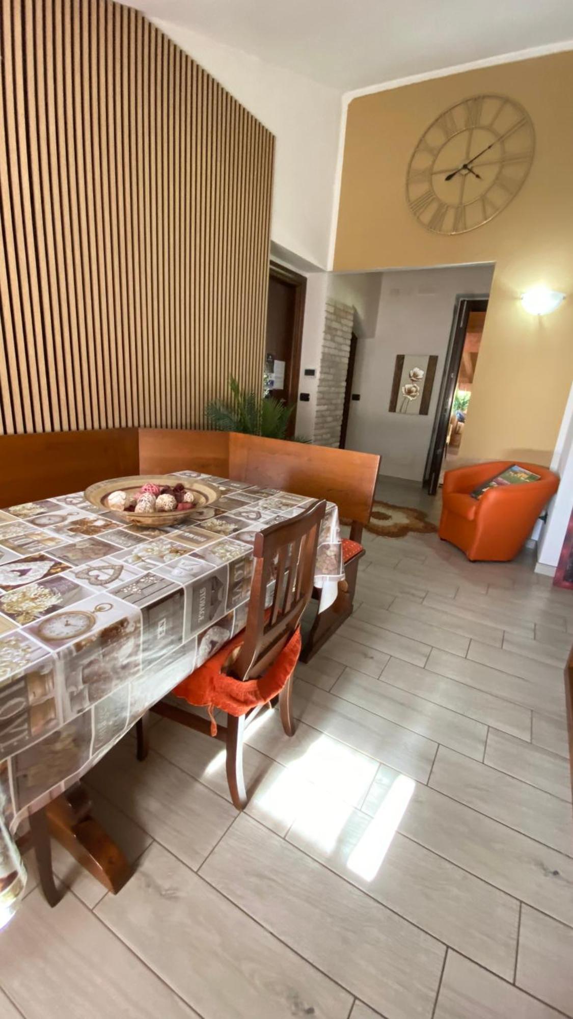 Appartamento/ Mansarda Nel Cuore Del Pollino Viggianello Bagian luar foto